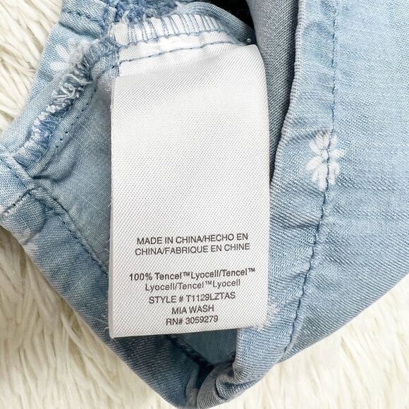 Altar’d State Tencel Chambray Daisy Top M - Picture 7 of 8